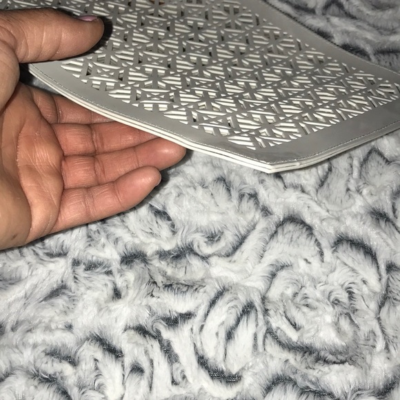 🗣LAST ONE ⭐️🆕 Tory Burch wristlet - Picture 6 of 8